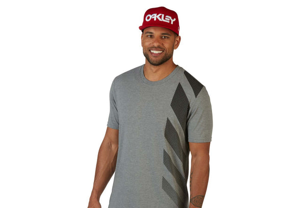 Casquette Snap Back Oakley Mark II Novelty rouge