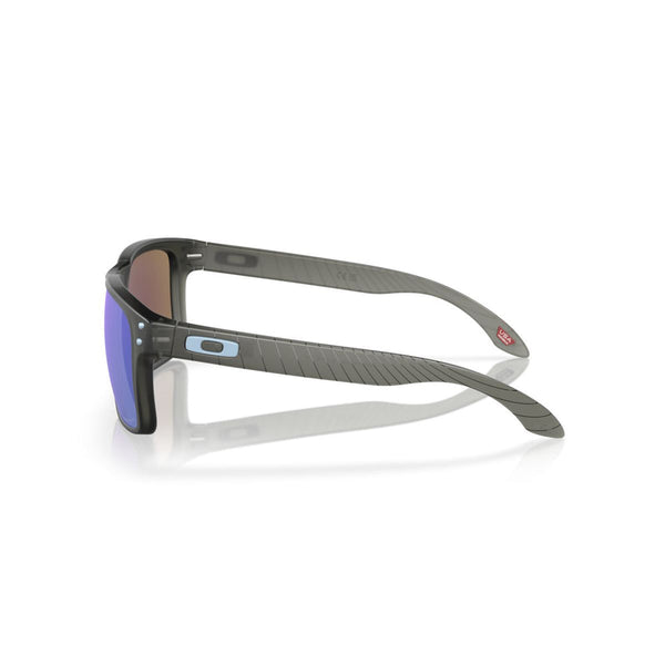 LUNETTE OAKLEY HOLBROOK MATTE GREY SMOKE PRIZM SAPPHIRE POLARIZED OO9102-X555