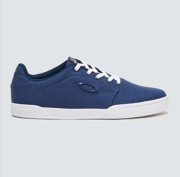 Chaussures Oakley Canvas Flyer Sneaker bleues DO25